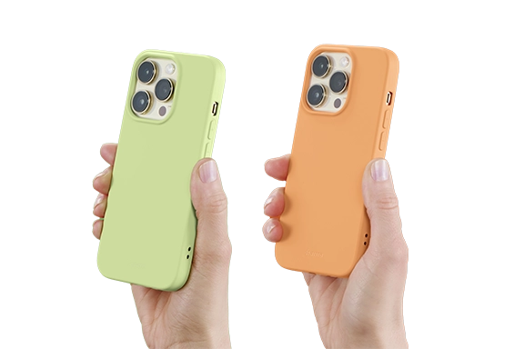 Two hands each hold a smartphone with the Hama ‘Fantastic Feel’ mobile phone case, one in green and one in orange